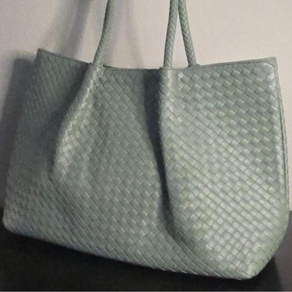 Lulu Dharma mint/pastel green purse - Picture 4 of 7